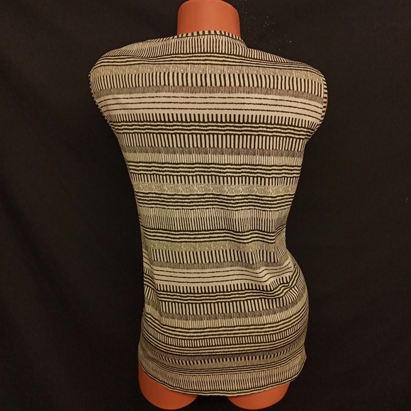 2X Sag harbor Woman African print sleeveless round neck casual to dressy top - Picture 3 of 9